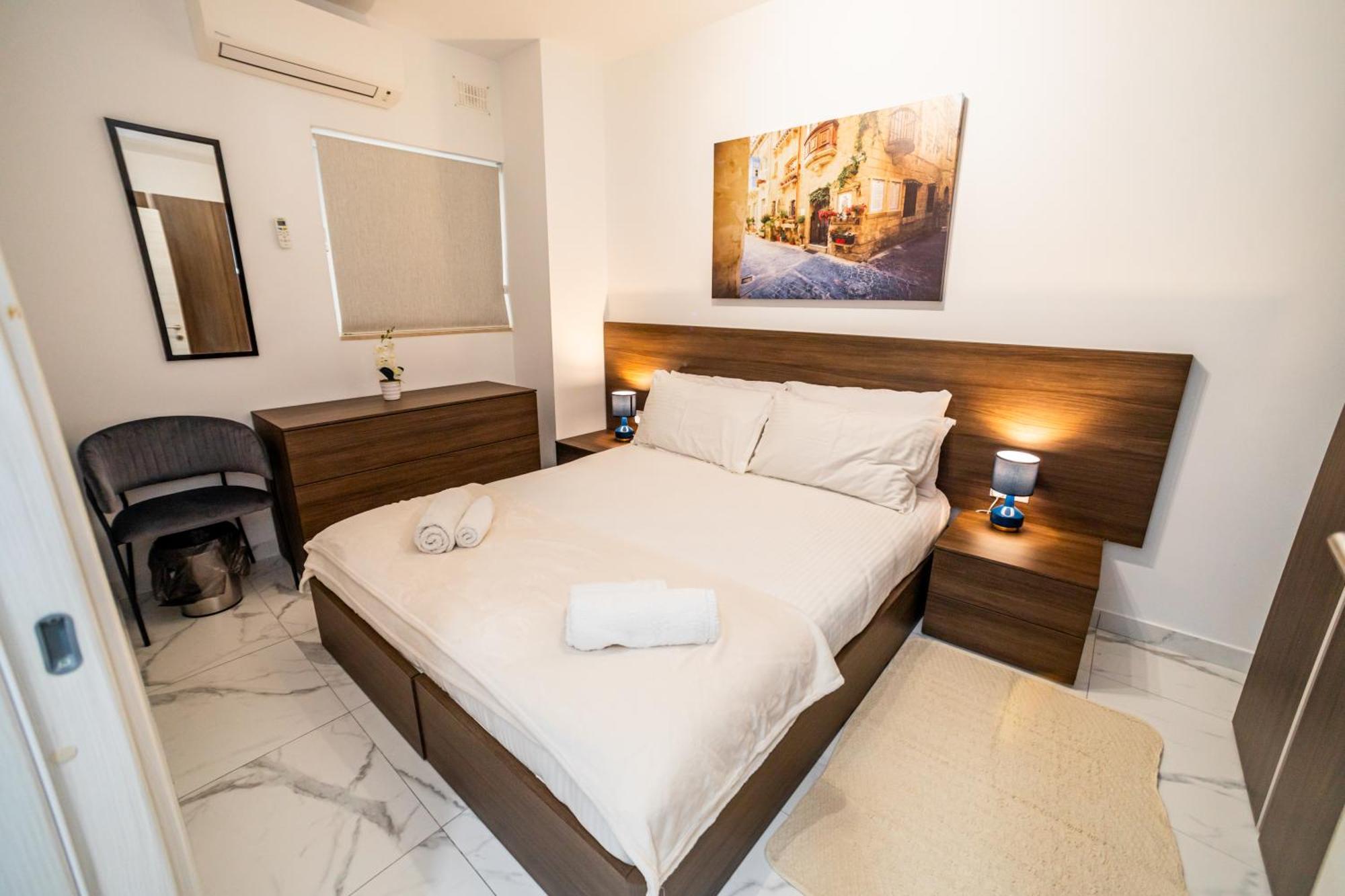Sea Breeze, Spacious 2-Bedroom Lux Seaside Apartments St. Paul's Bay Exterior photo