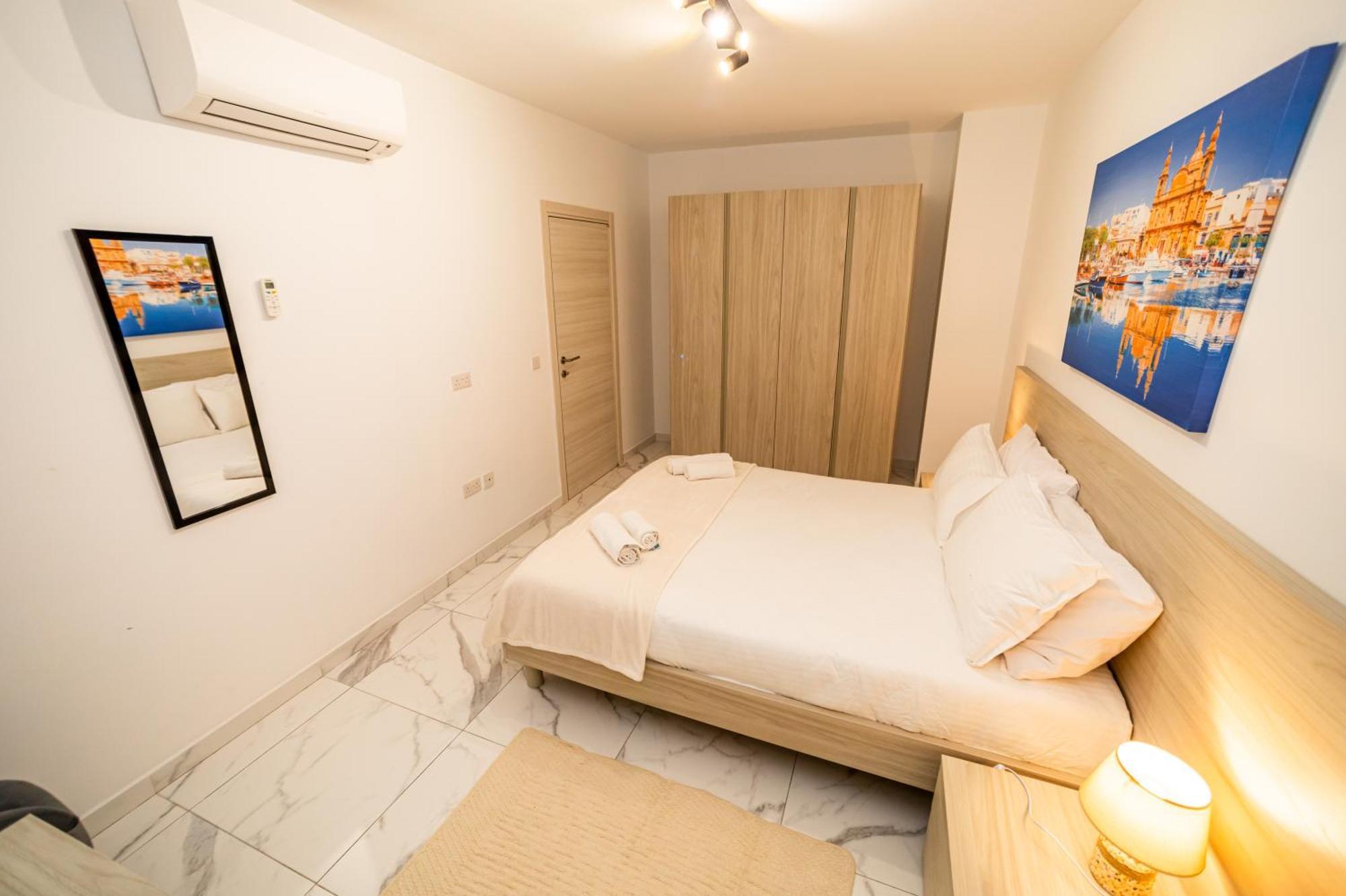 Sea Breeze, Spacious 2-Bedroom Lux Seaside Apartments St. Paul's Bay Exterior photo