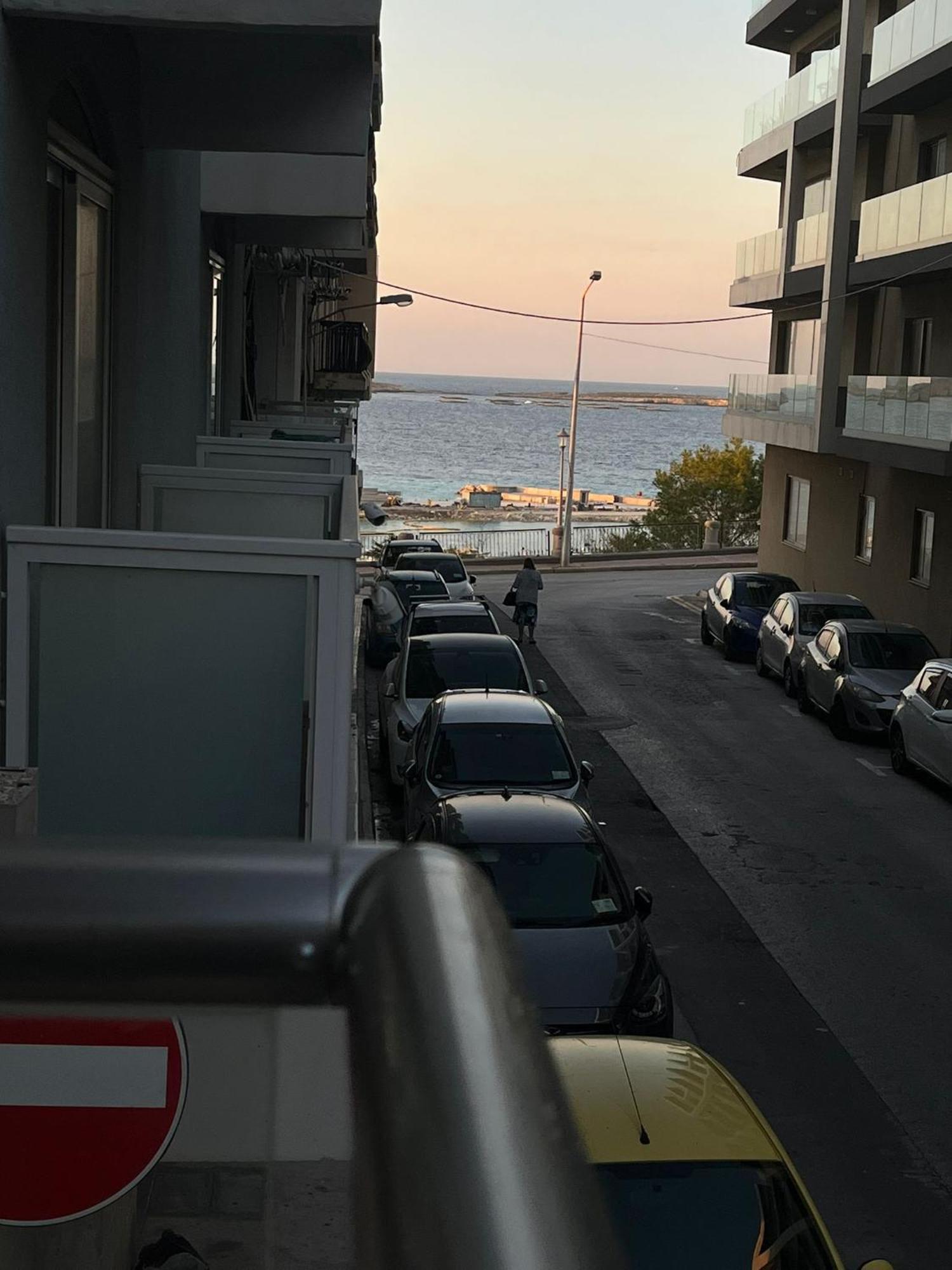 Sea Breeze, Spacious 2-Bedroom Lux Seaside Apartments St. Paul's Bay Exterior photo